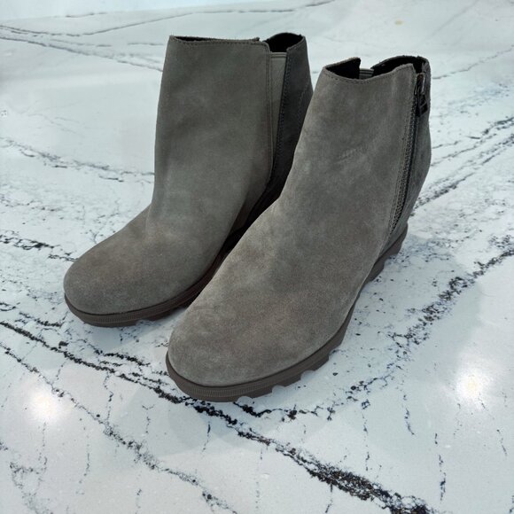Sorel Joan of Arctic Suede Wedge II Ankle Boots Sage 3" Wedge Size 11 - Picture 1 of 5